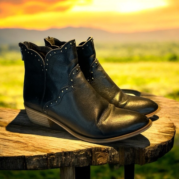Nine West Black Leather Western Ankle Boot size 8 - Picture 2 of 11